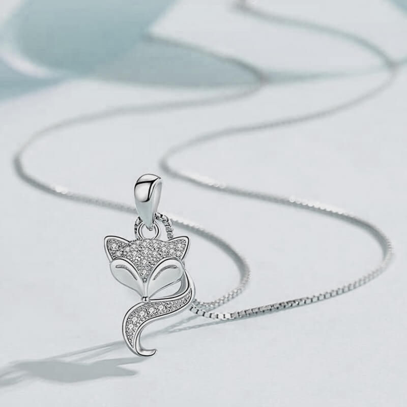 0184 fox pendant necklace